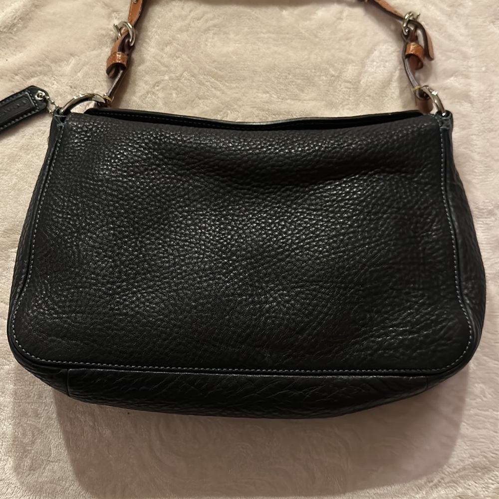 Coach black pebbled leather shoulder handbag - Picture 4 of 12